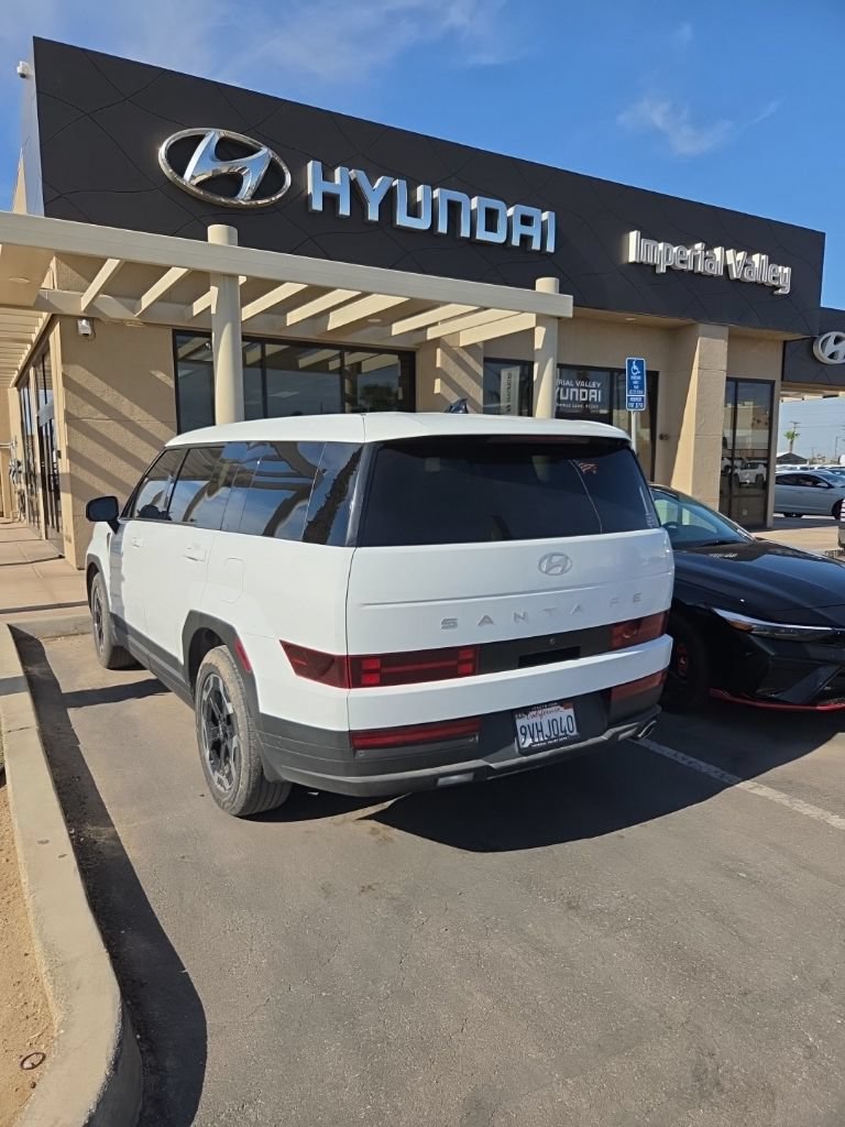 Used 2025 Hyundai Santa Fe SE FWD image 5