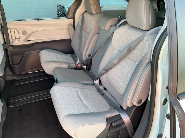 Used 2022 Toyota Sienna LE FWD image 10