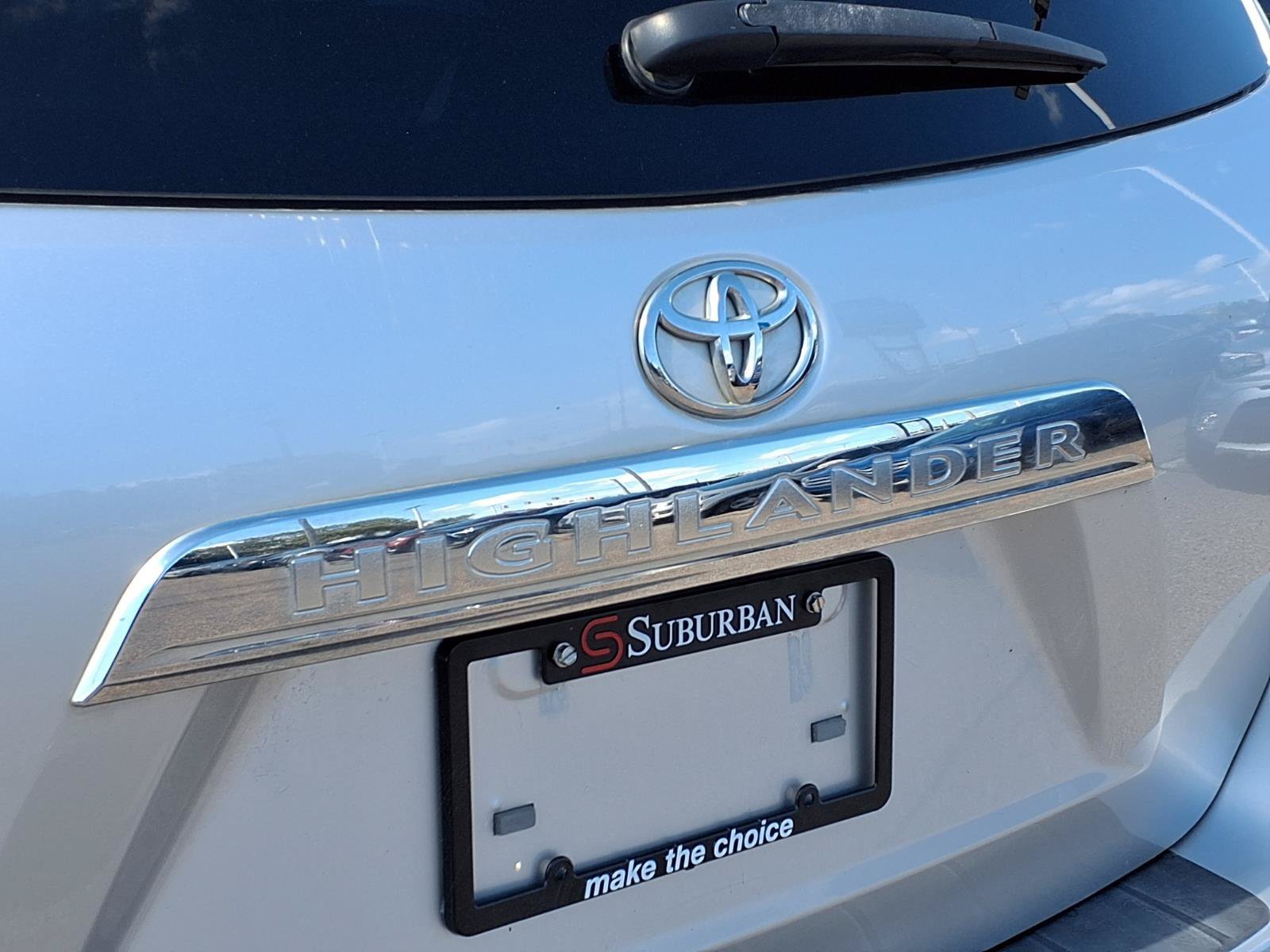Used 2013 Toyota Highlander FWD w/ Cold Weather Pkg image 9