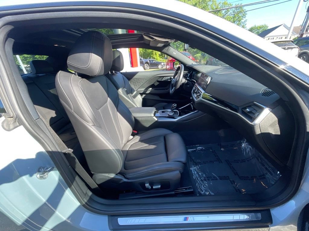 Used 2022 BMW 230i Coupe w/ M Sport Package RWD image 14
