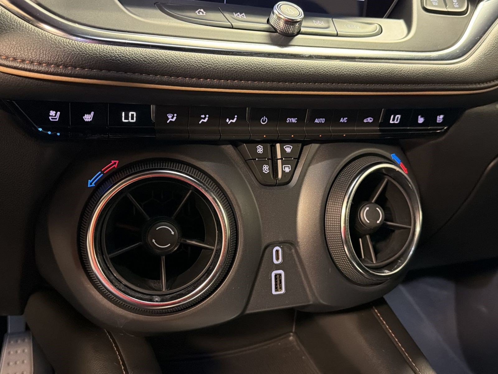 Used 2022 Chevrolet Blazer Premier w/ Enhanced Convenience Package FWD image 28