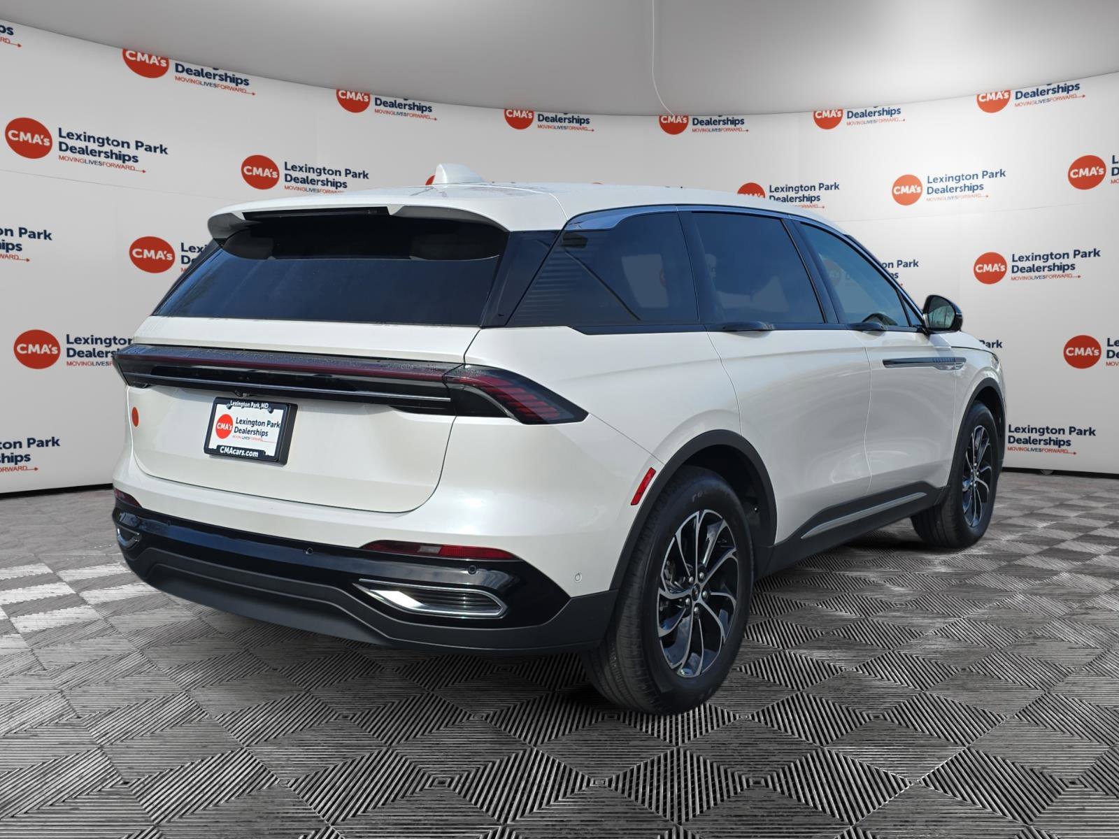 Used 2024 Lincoln Nautilus Premier w/ Equipment Group 102A image 7