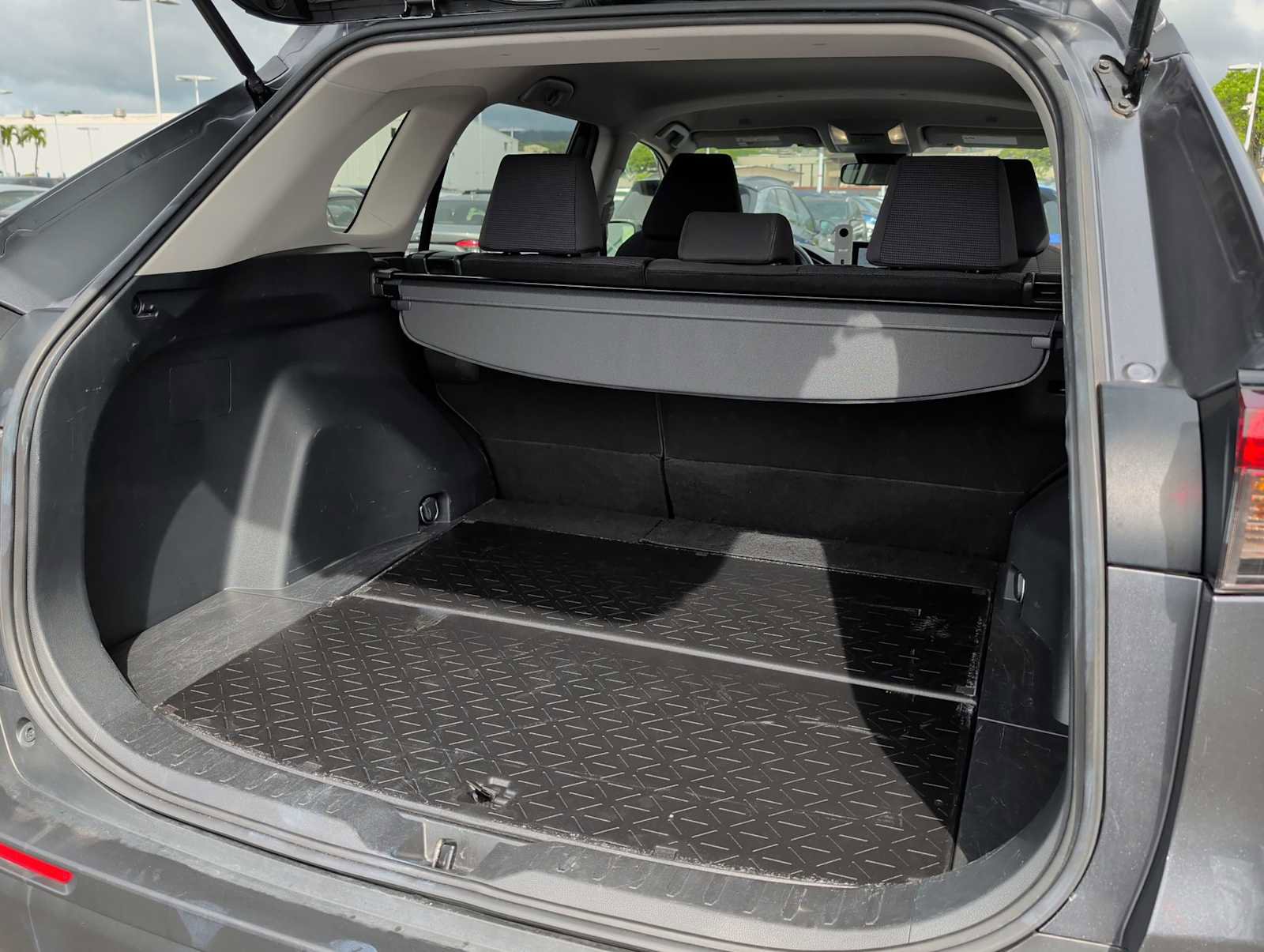 Used 2024 Toyota RAV4 LE image 19