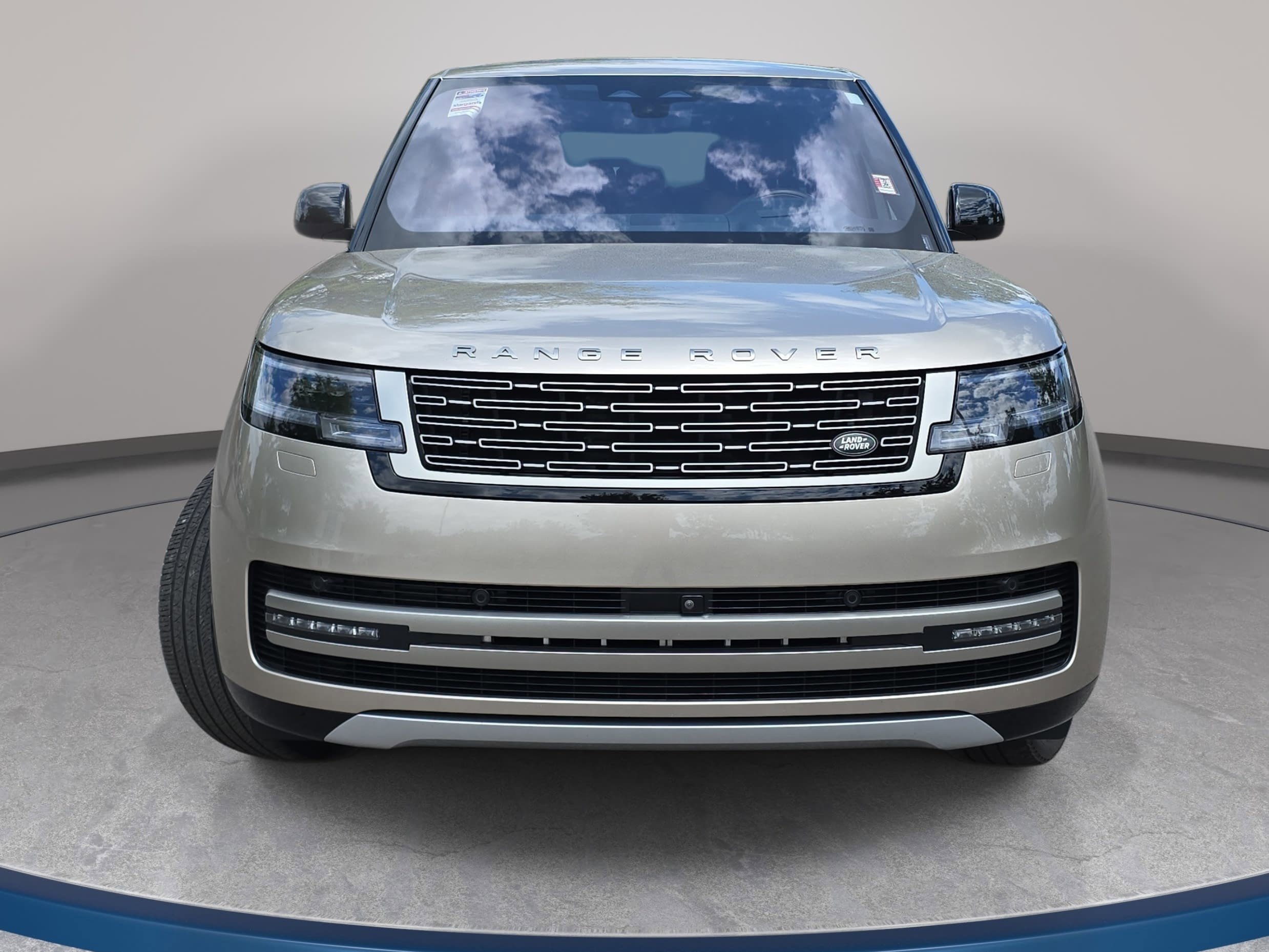 Certified 2023 Land Rover Range Rover Long Wheelbase SE AWD/4WD image 2