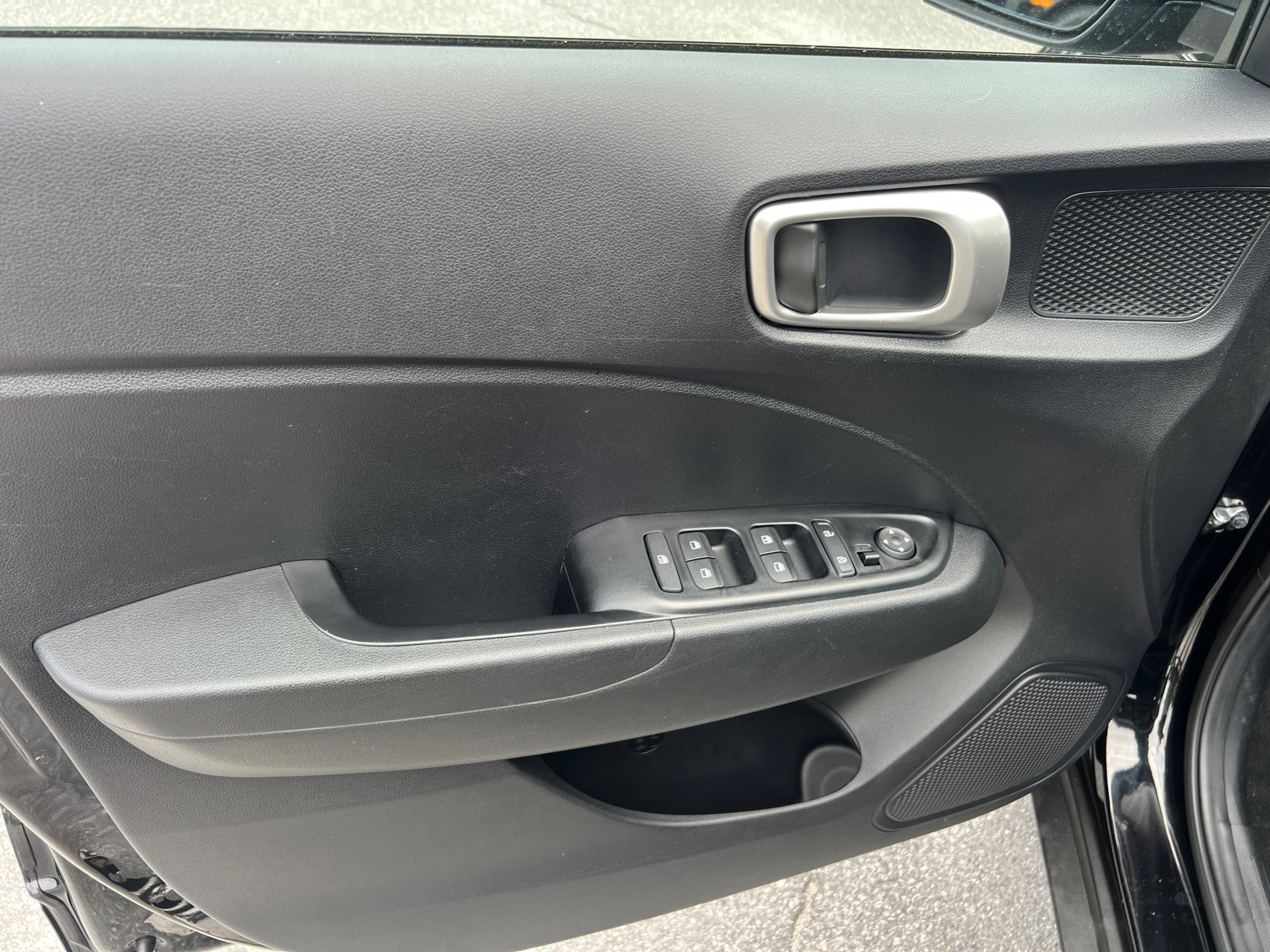Certified 2022 Hyundai Venue SE FWD image 10