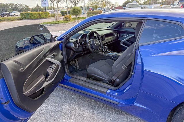 Used 2021 Chevrolet Camaro LT w/ RS Package image 10