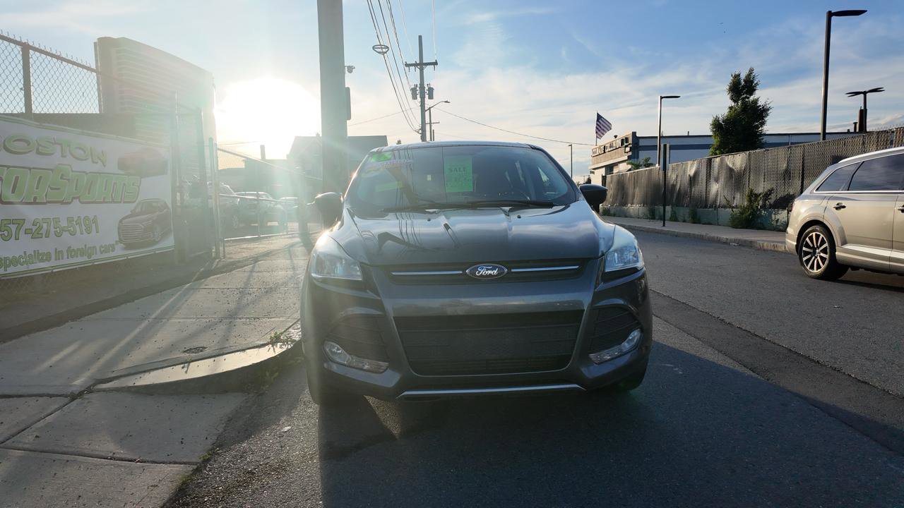 Used 2016 Ford Escape SE w/ SE Cold Weather Package AWD/4WD image 4