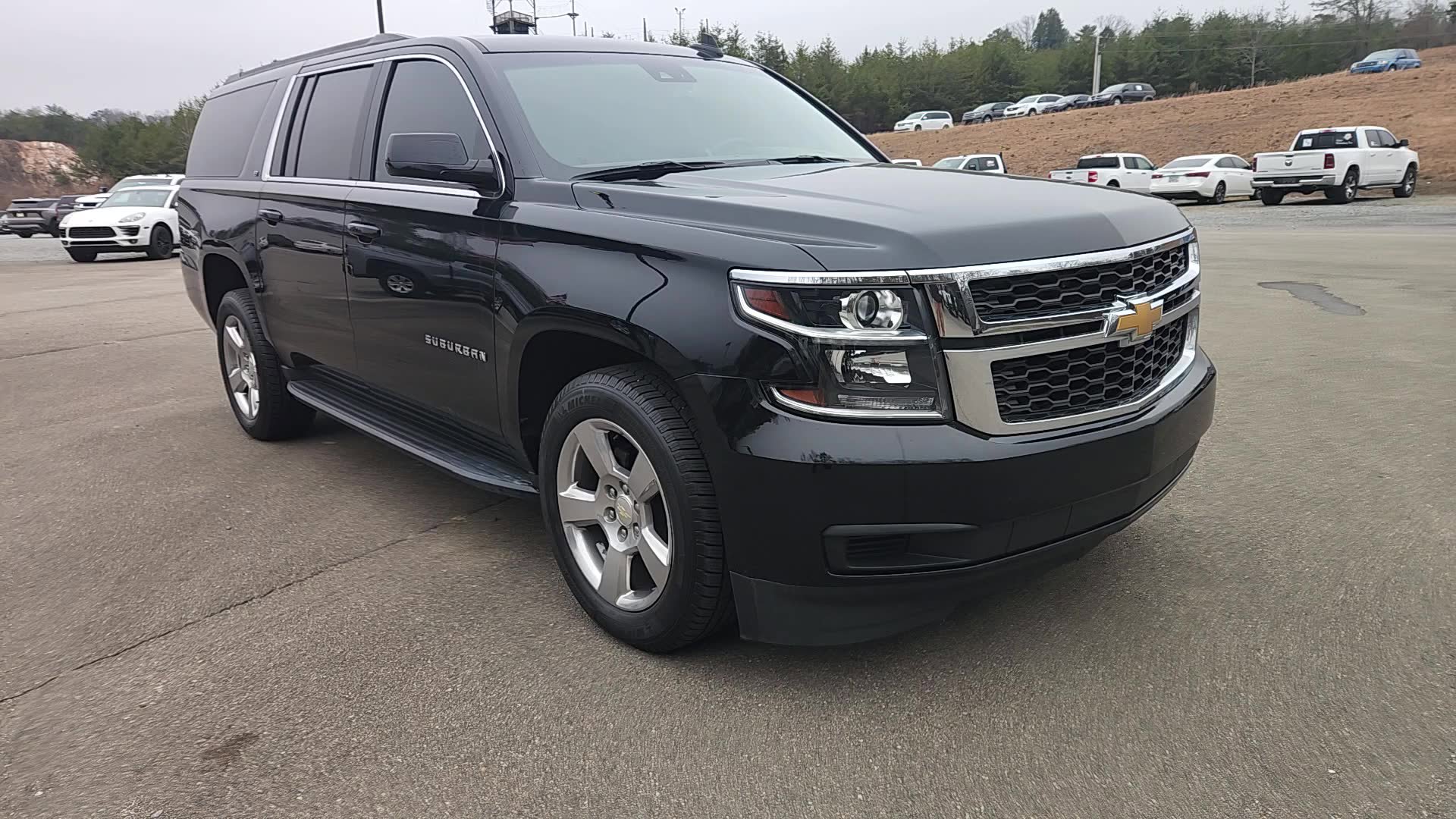 Used 2018 Chevrolet Suburban LT image 14