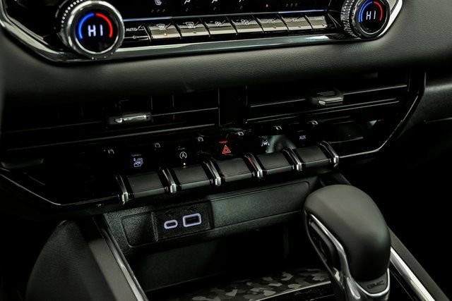 New 2026 GMC Canyon Elevation w/ Convenience Package image 16