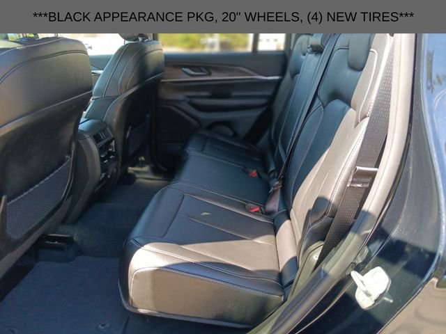 Used 2023 Jeep Grand Cherokee Limited w/ Black Appearance Package AWD/4WD image 20