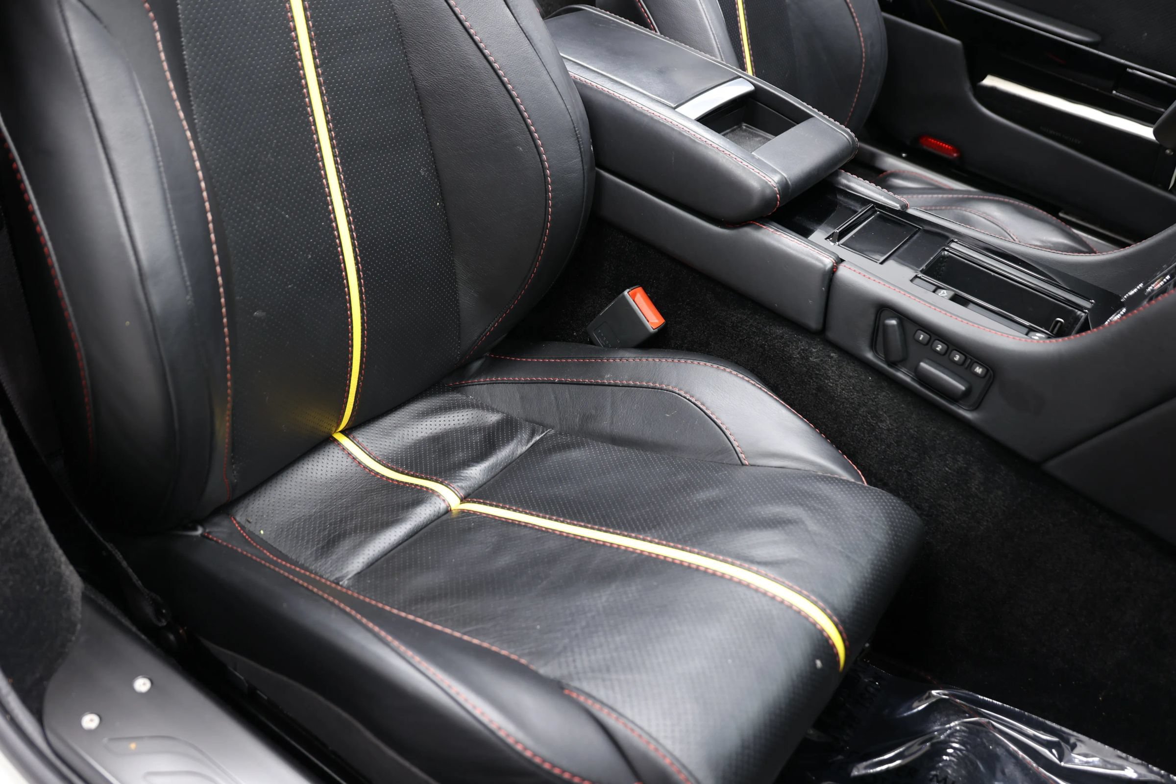 Used 2016 Aston Martin V8 Vantage GT RWD image 63
