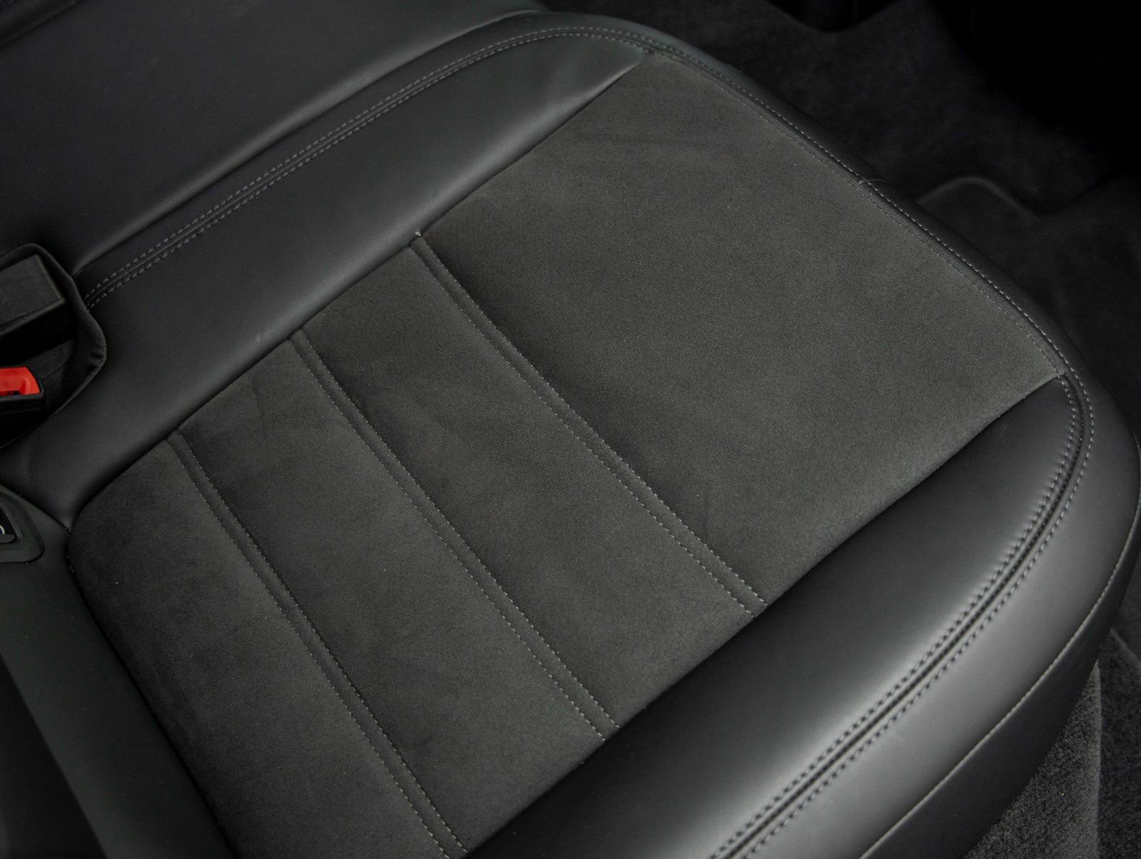 Used 2023 Porsche Macan GTS image 39