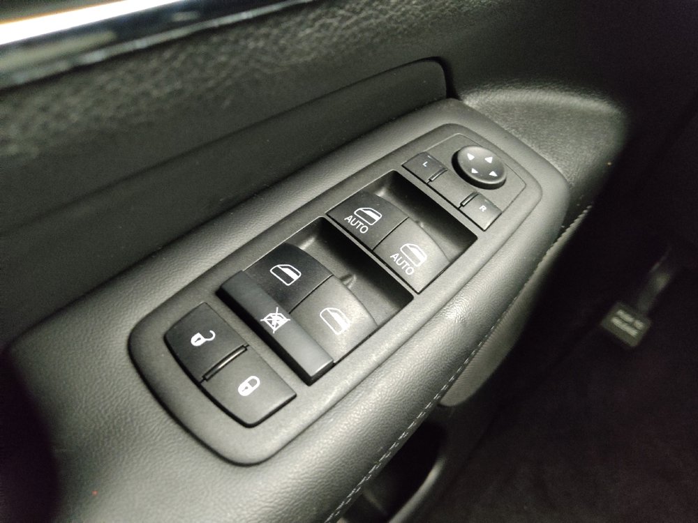 Used 2022 Jeep Grand Cherokee Limited image 27