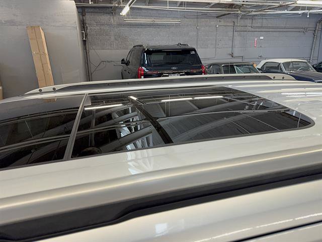 Used 2019 Ford Explorer XLT w/ Equipment Group 202A AWD/4WD image 10