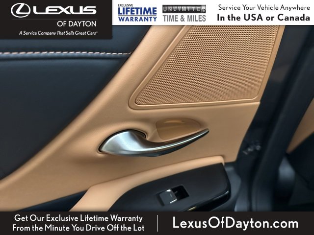 Used 2025 Lexus ES 300h w/ Luxury Package image 31