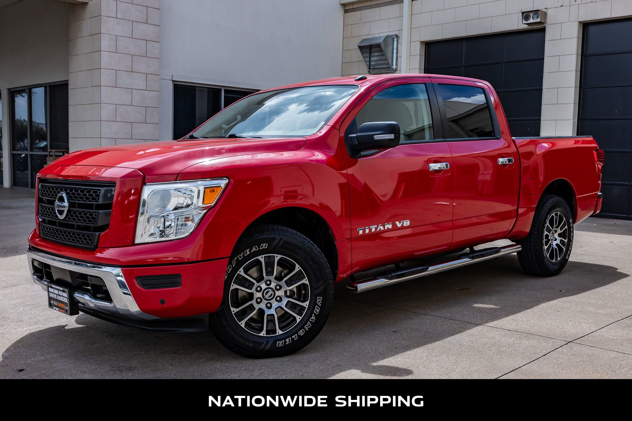 Used 2020 Nissan Titan SV w/ SV Convenience Package AWD/4WD image 4
