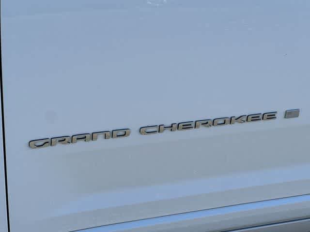 Used 2021 Jeep Grand Cherokee L Overland w/ Luxury Tech Group IV AWD/4WD image 34