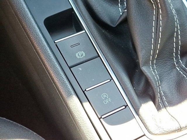 Certified 2024 Volkswagen Jetta Sport image 29