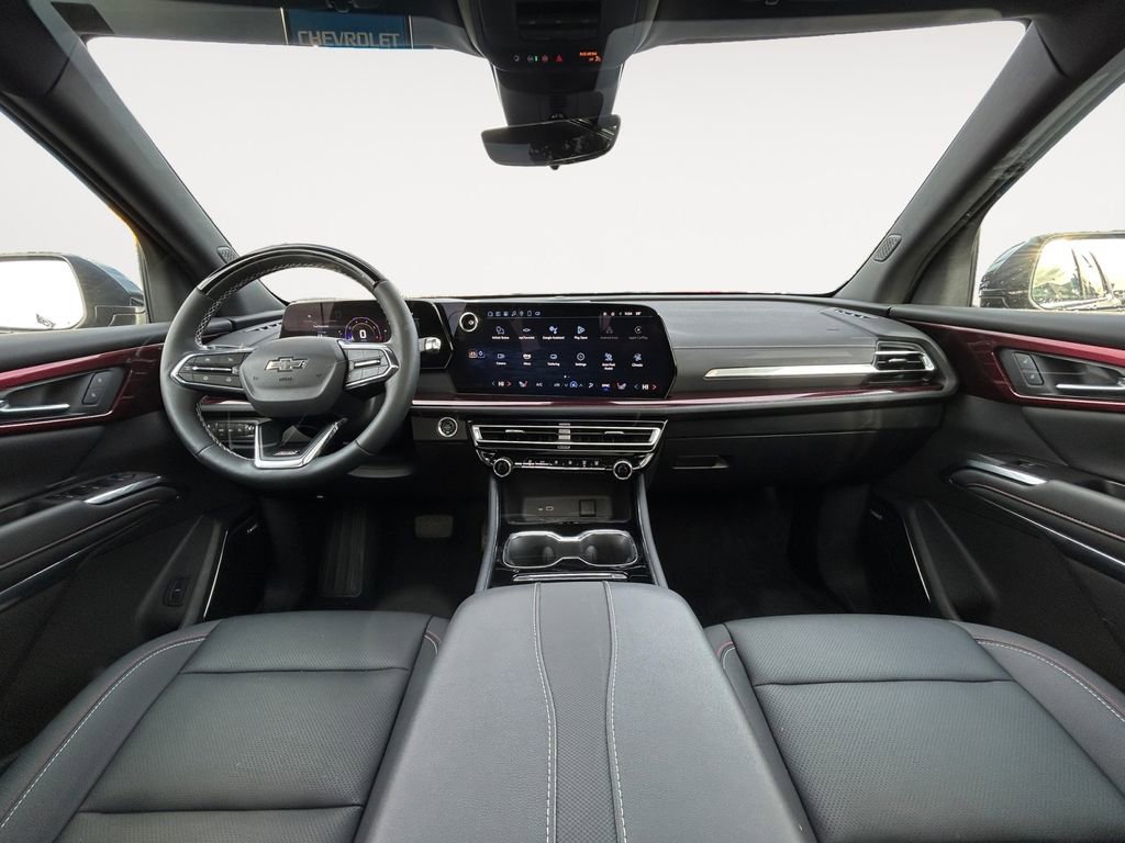 Used 2025 Chevrolet Traverse Z71 image 13