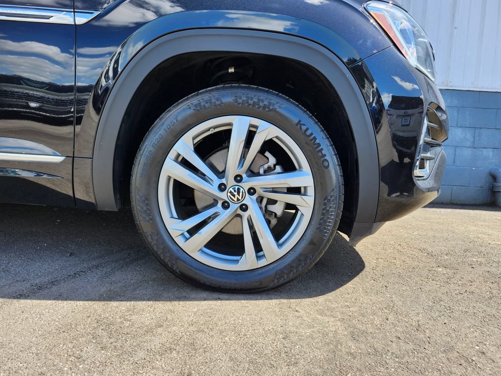 Certified 2024 Volkswagen Atlas Cross Sport SEL R-Line AWD/4WD image 17