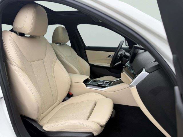Used 2023 BMW 330i xDrive Sedan w/ Driving Assistance Package AWD/4WD image 46