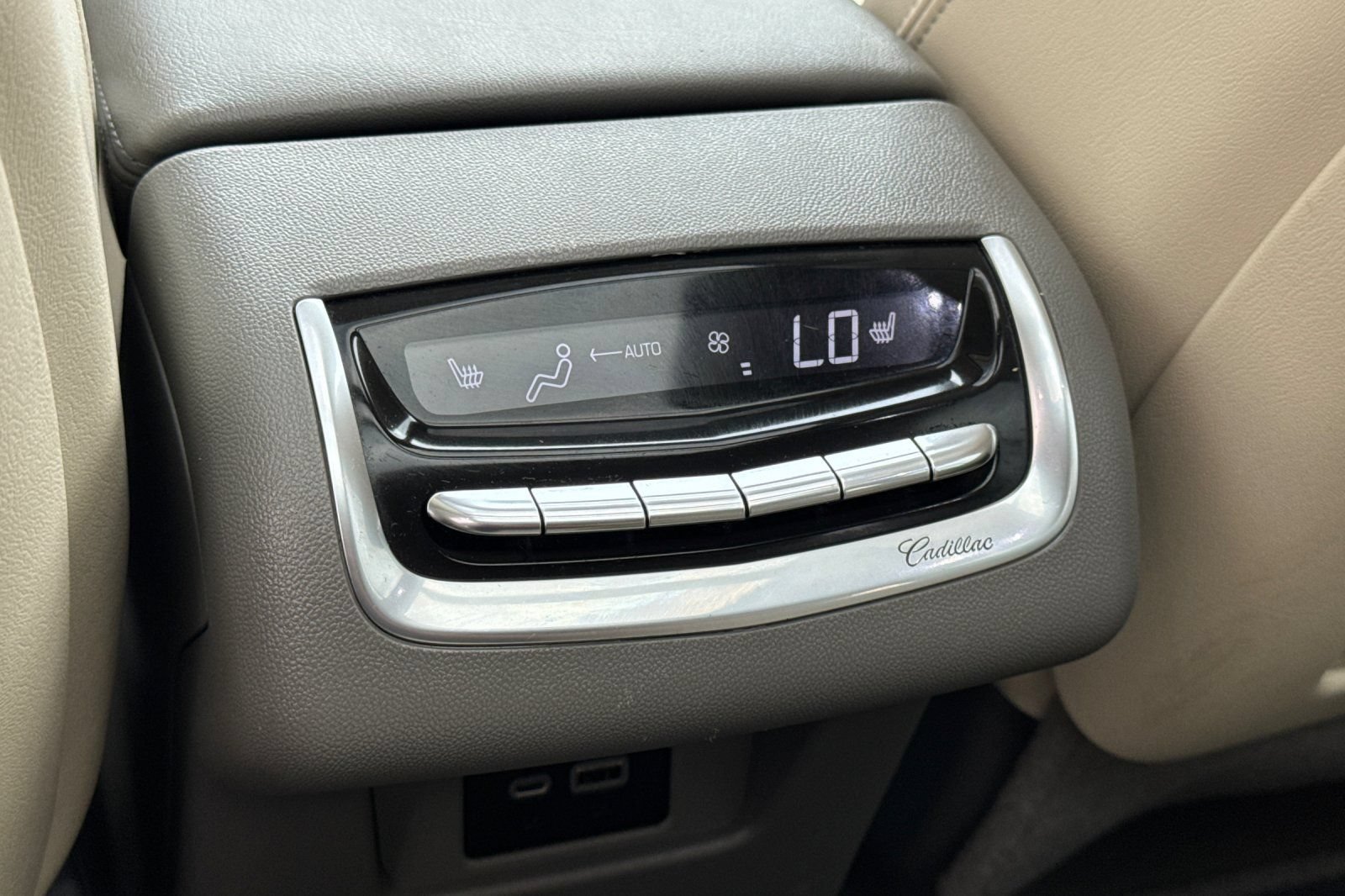Certified 2021 Cadillac XT6 Premium Luxury w/ LPO, Radiant Package AWD/4WD image 16