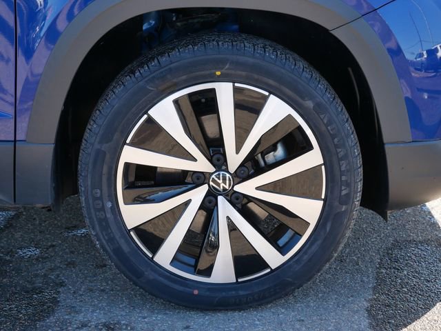 Certified 2023 Volkswagen Taos SE w/ Panoramic Sunroof Package image 9