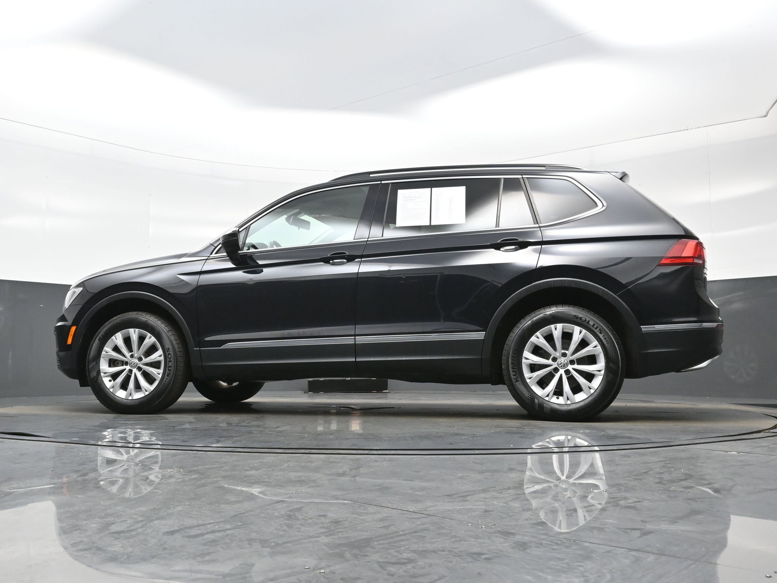 Used 2018 Volkswagen Tiguan SE image 27