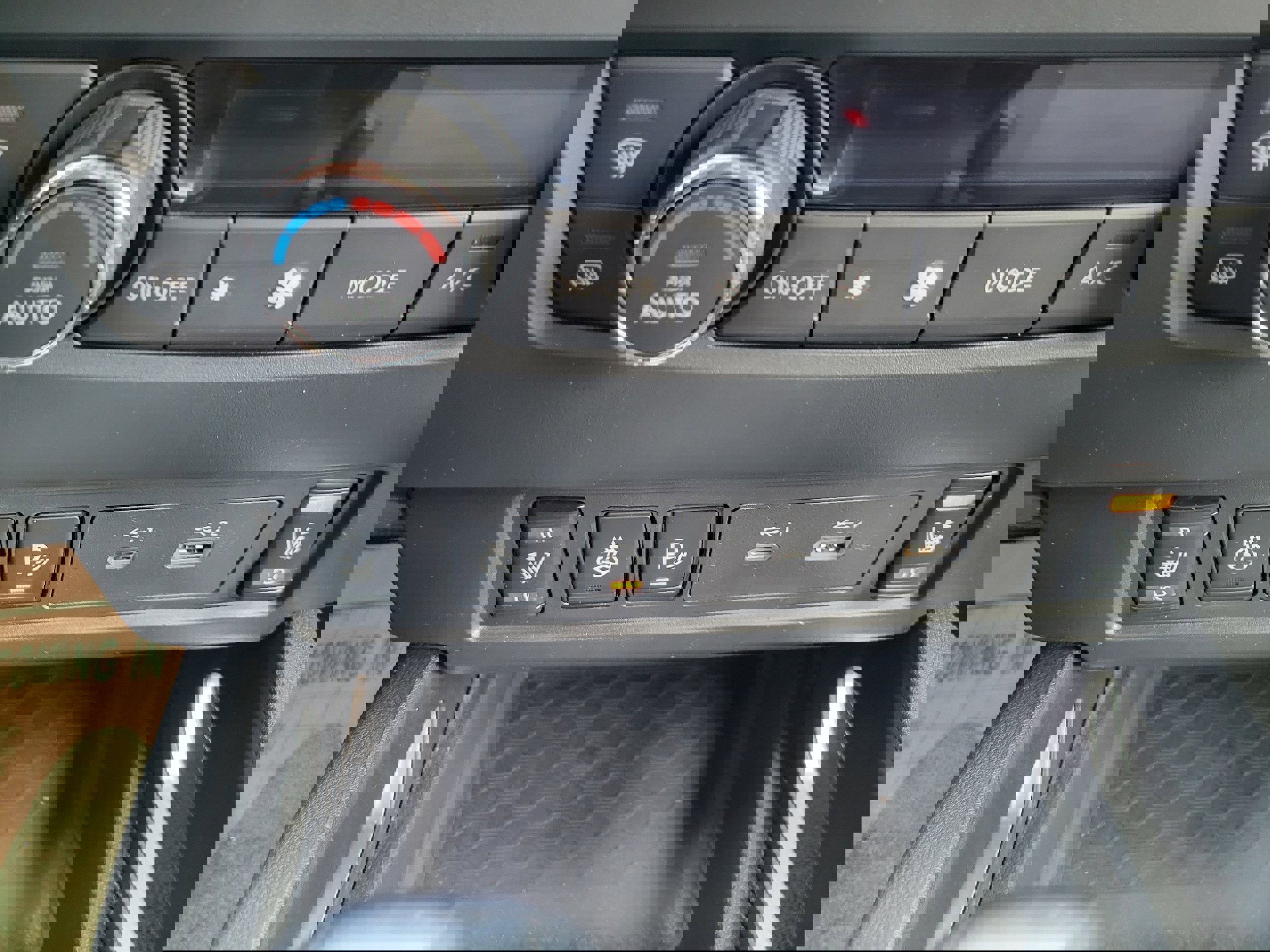 Used 2022 Nissan Frontier SV image 22