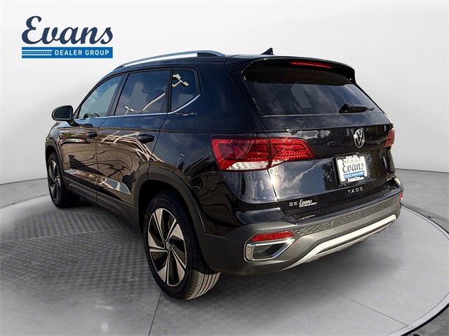 Certified 2024 Volkswagen Taos SE w/ Panoramic Sunroof Package image 3