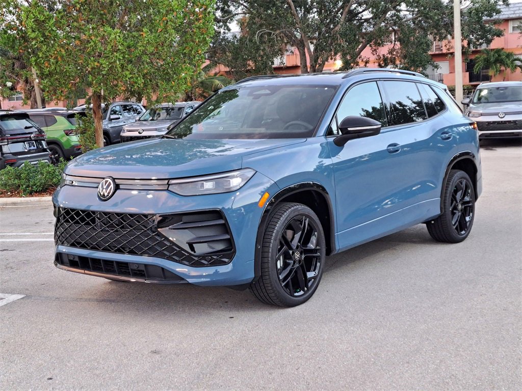 New 2026 Volkswagen Tiguan SE R-Line image 3