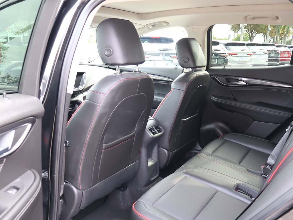 Used 2023 Buick Envision Essence w/ Sport Touring Package image 39