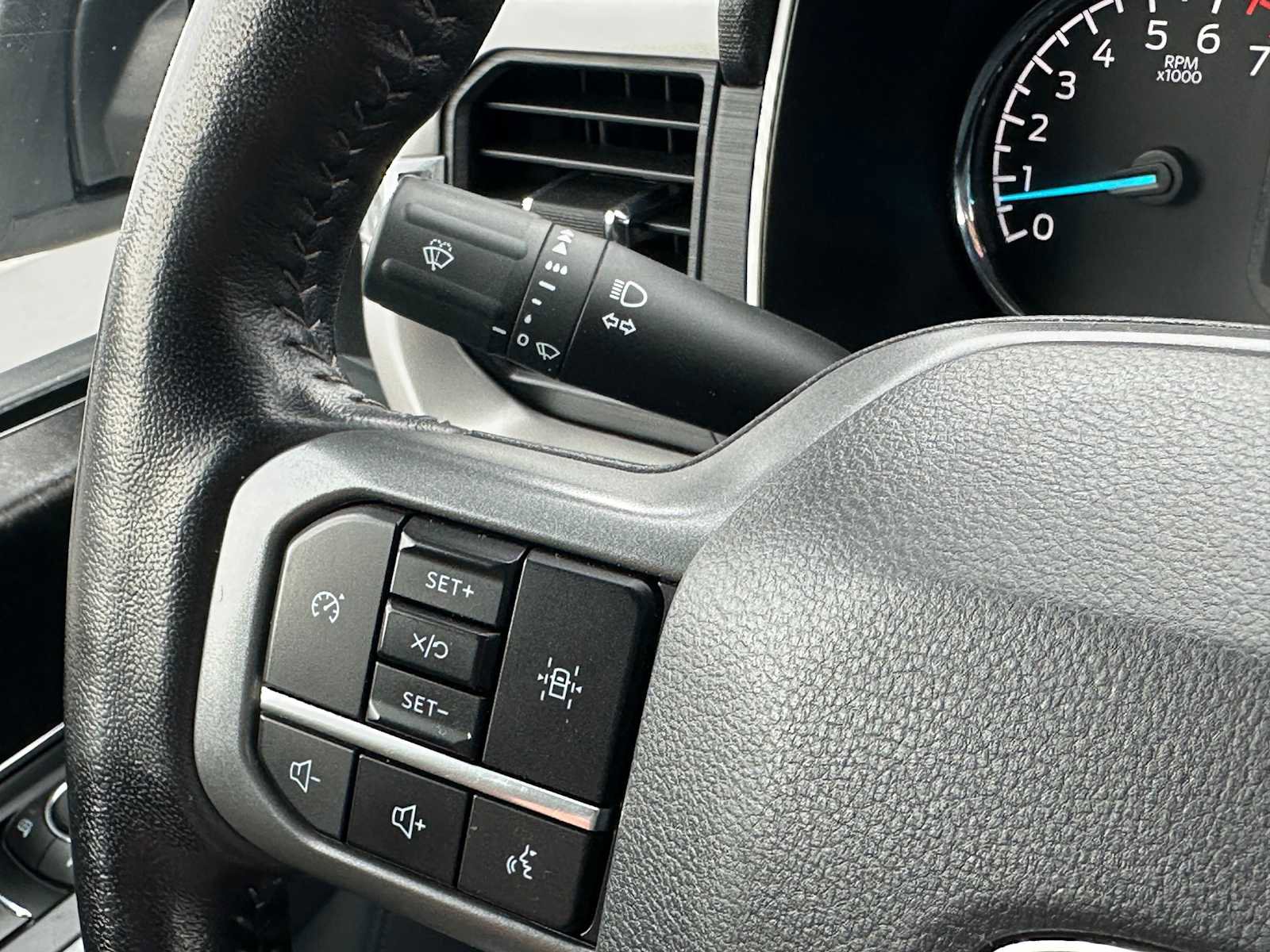 Used 2022 Ford F150 XLT w/ Equipment Group 301A Mid image 35