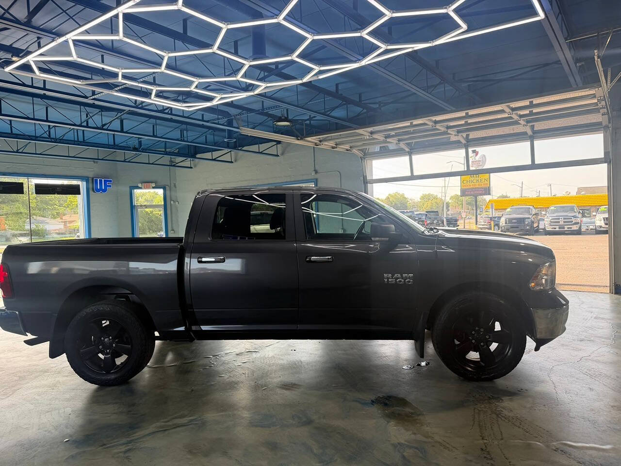 Used 2014 RAM 1500 Classic SLT w/ Luxury Group RWD image 10