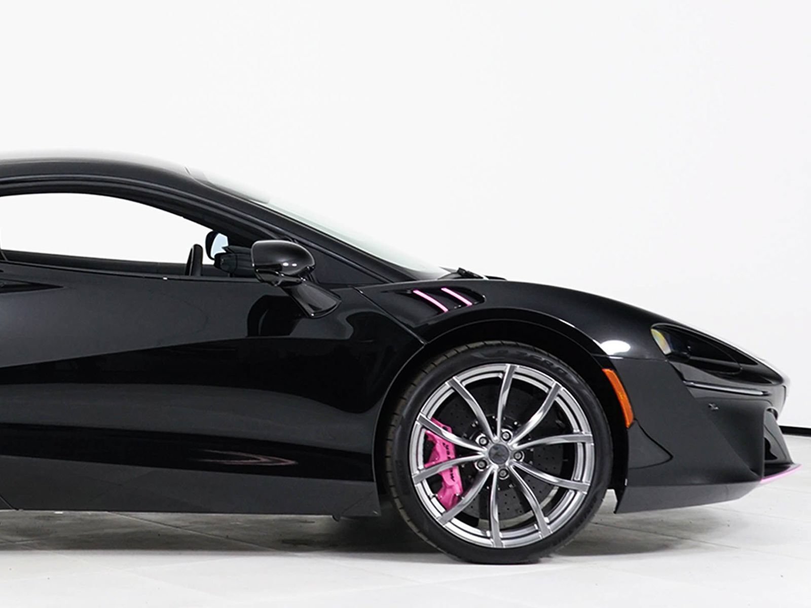 New 2026 McLaren Artura RWD image 15