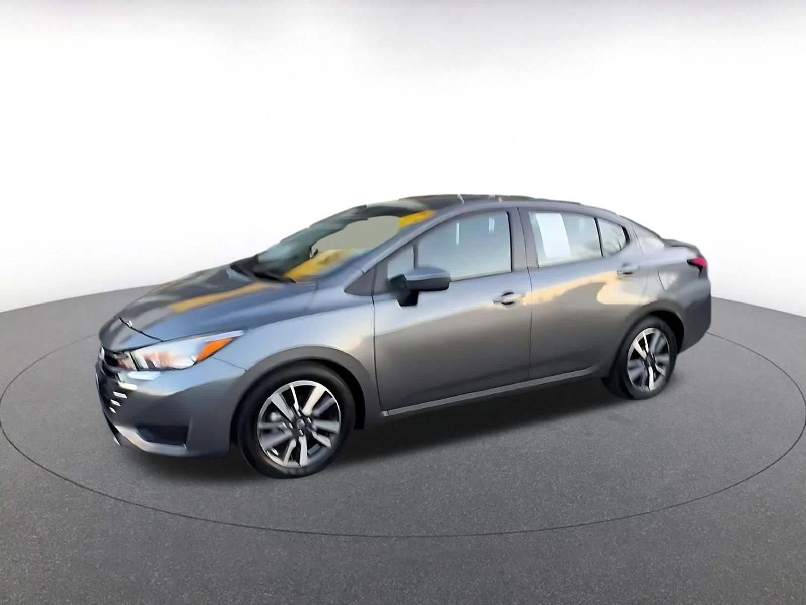 Used 2025 Nissan Versa SV image 8