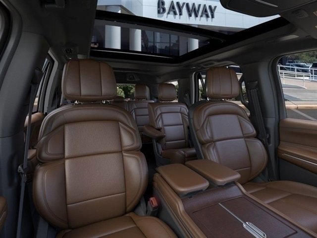 New 2025 Lincoln Navigator Reserve image 10