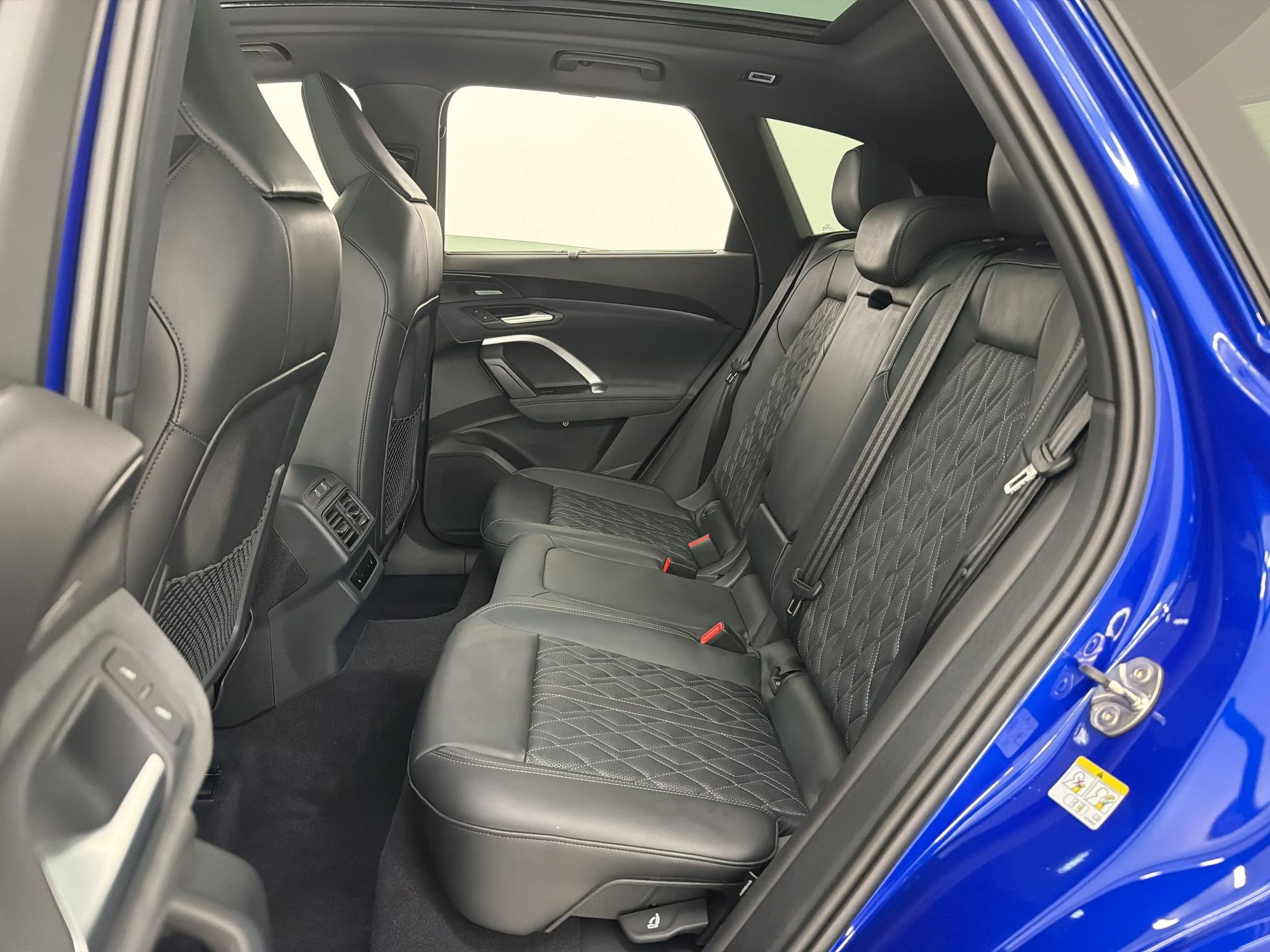 New 2026 Audi SQ5 Prestige AWD/4WD image 25