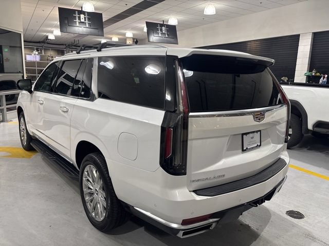 Certified 2023 Cadillac Escalade ESV Premium Luxury w/ Performance Package AWD/4WD image 6