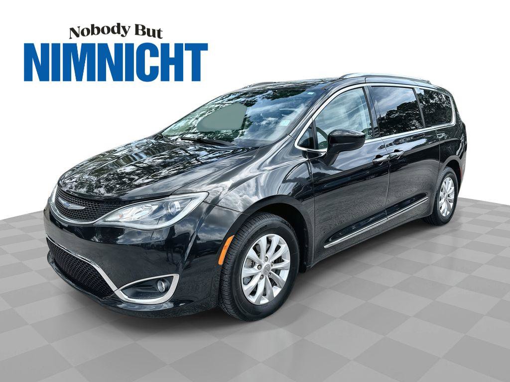 Used 2019 Chrysler Pacifica Touring-L FWD image 1
