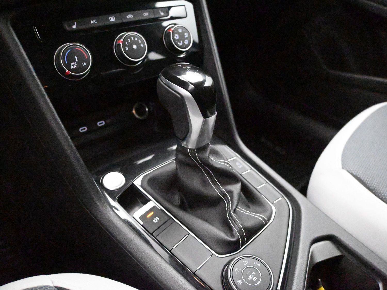 Certified 2025 Volkswagen Taos S AWD/4WD image 5