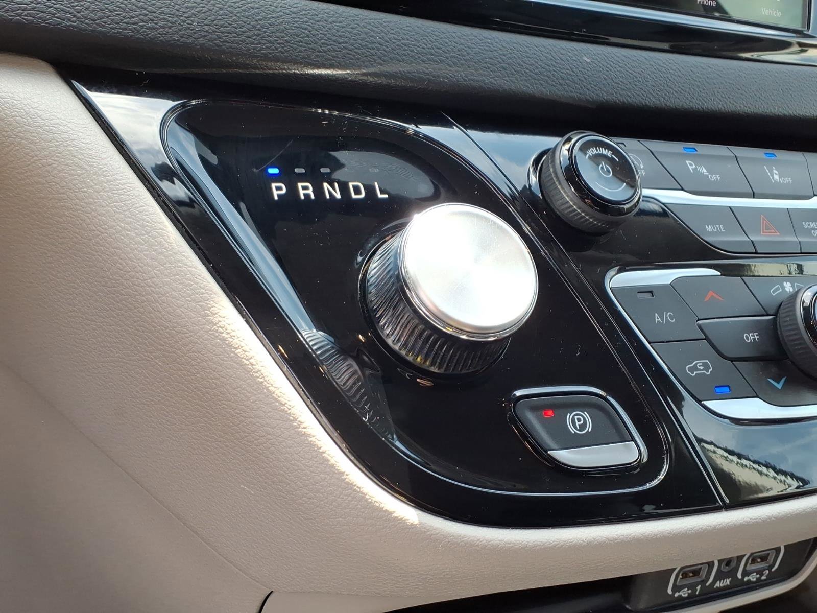 Used 2024 Chrysler Pacifica Touring-L image 15