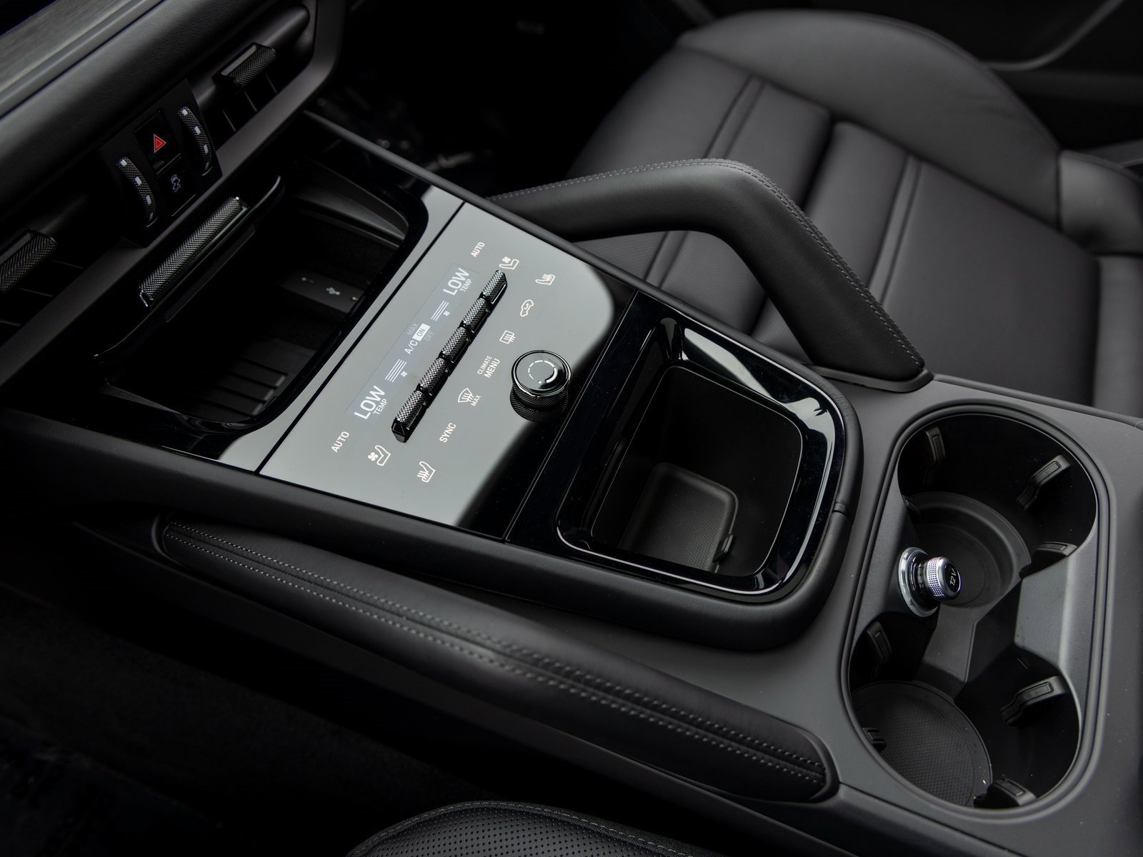 New 2025 Porsche Cayenne GTS image 40