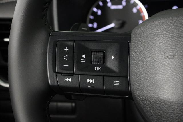 Certified 2025 Nissan Rogue SV FWD image 21