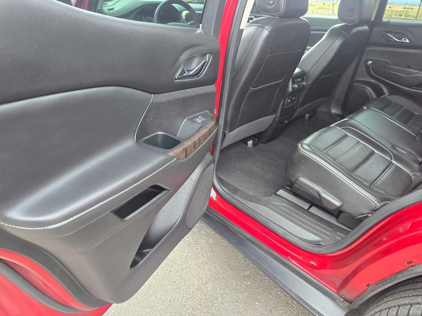 Used 2023 GMC Acadia Denali FWD image 17