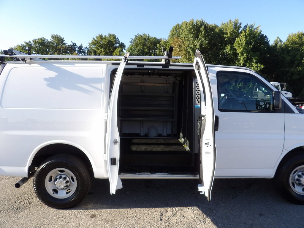 Used 2022 Chevrolet Express 2500 w/ Driver Convenience Package RWD image 25