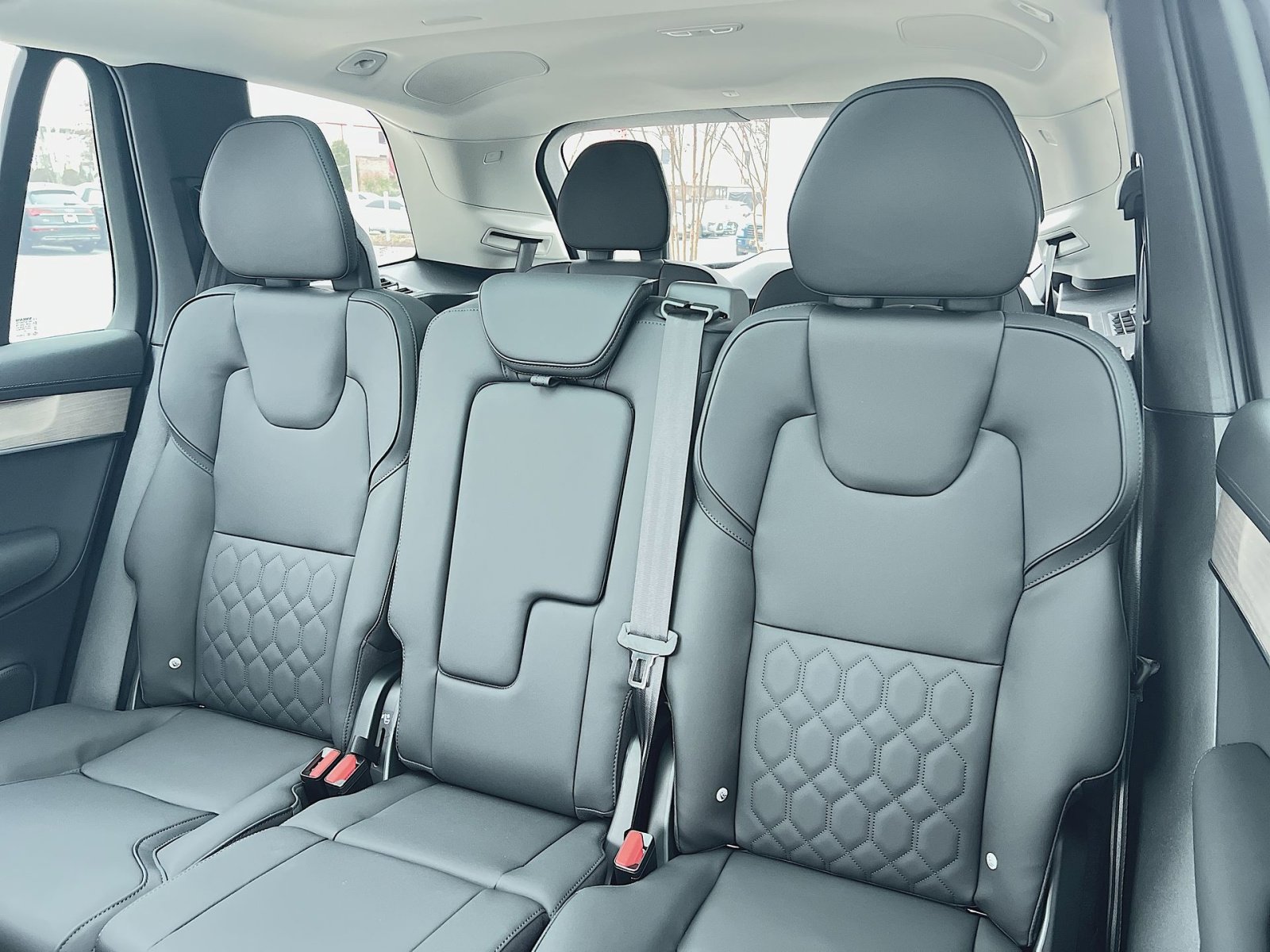 New 2026 Volvo XC90 B6 Plus w/ Protection Package Premier image 25