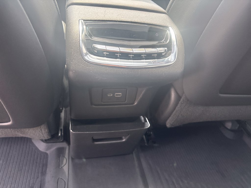 Used 2020 Cadillac XT6 Premium Luxury FWD image 33