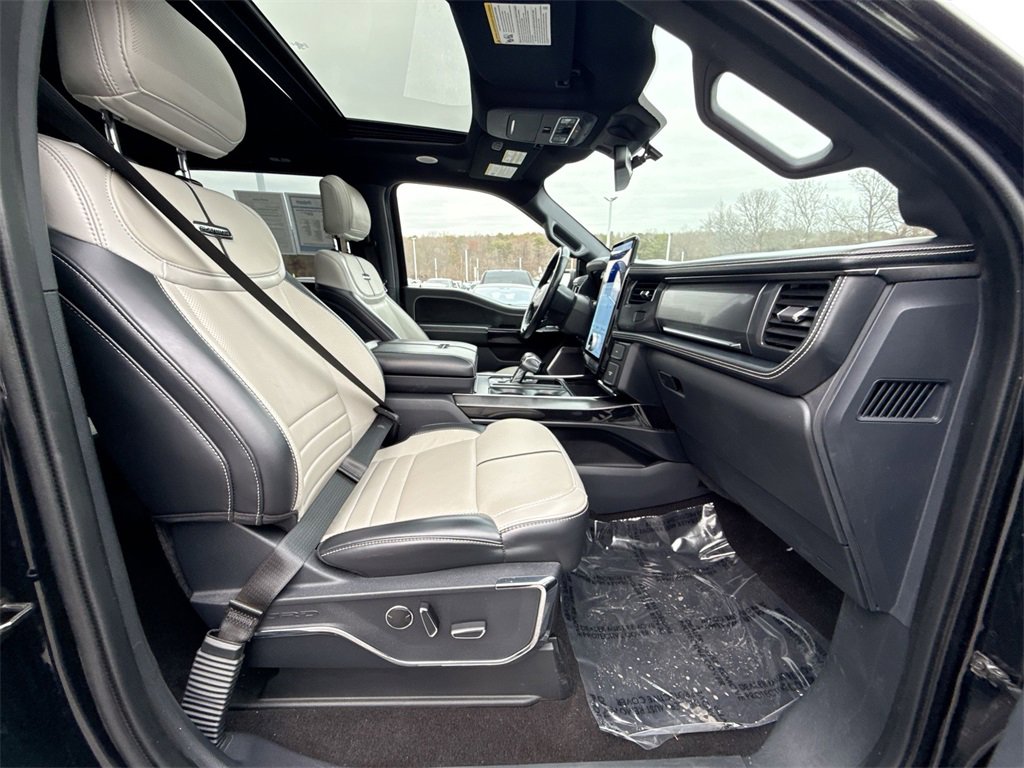 Used 2023 Ford F150 Lightning Platinum image 26