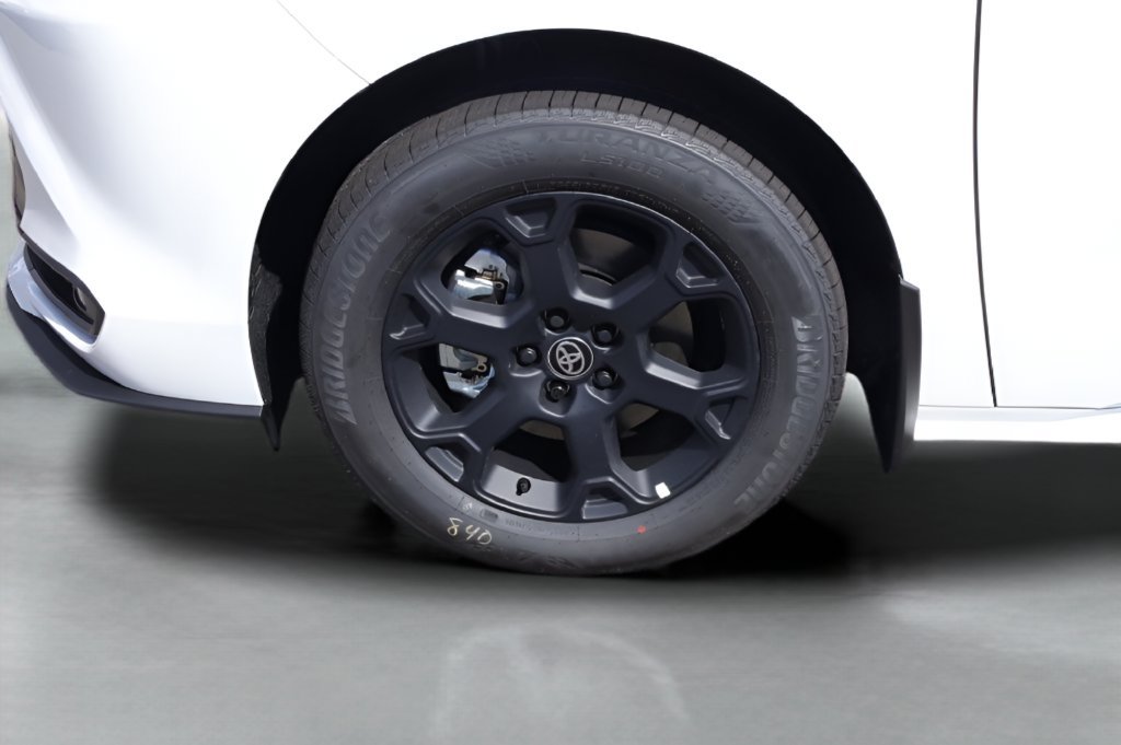 New 2026 Toyota Sienna XLE Woodland Edition AWD/4WD image 6